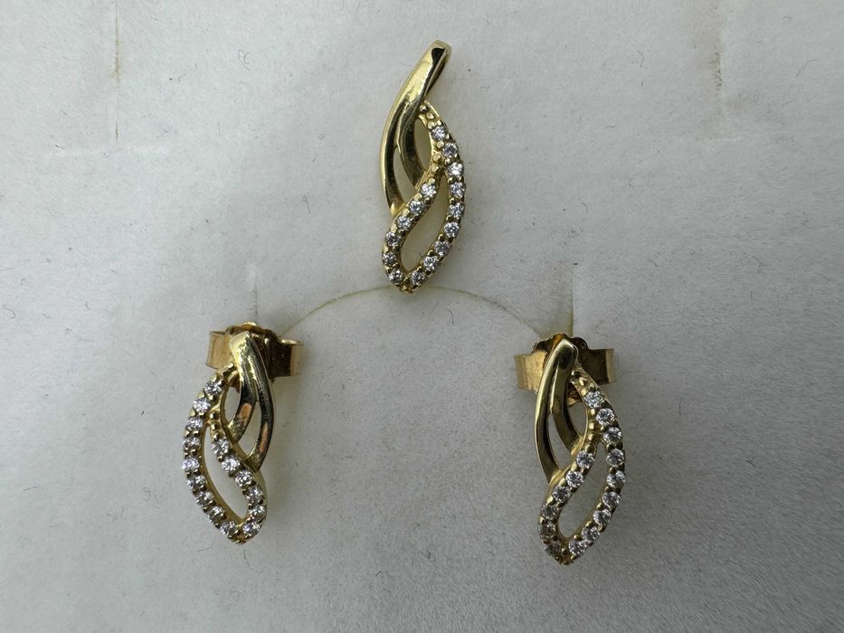 Śliczny złoty komplet APART  kolczyki i zawieszka  585