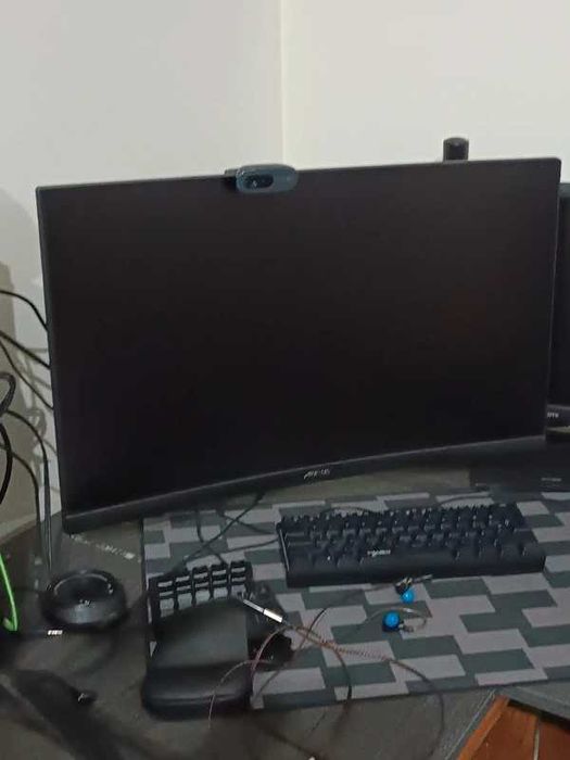 ecrã curvo 27 polegadas