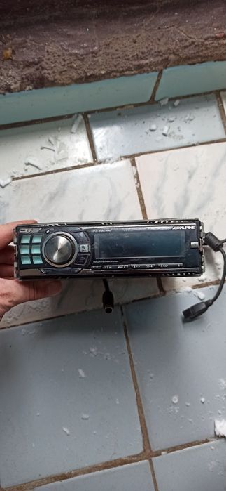 Продам магнитофо́н