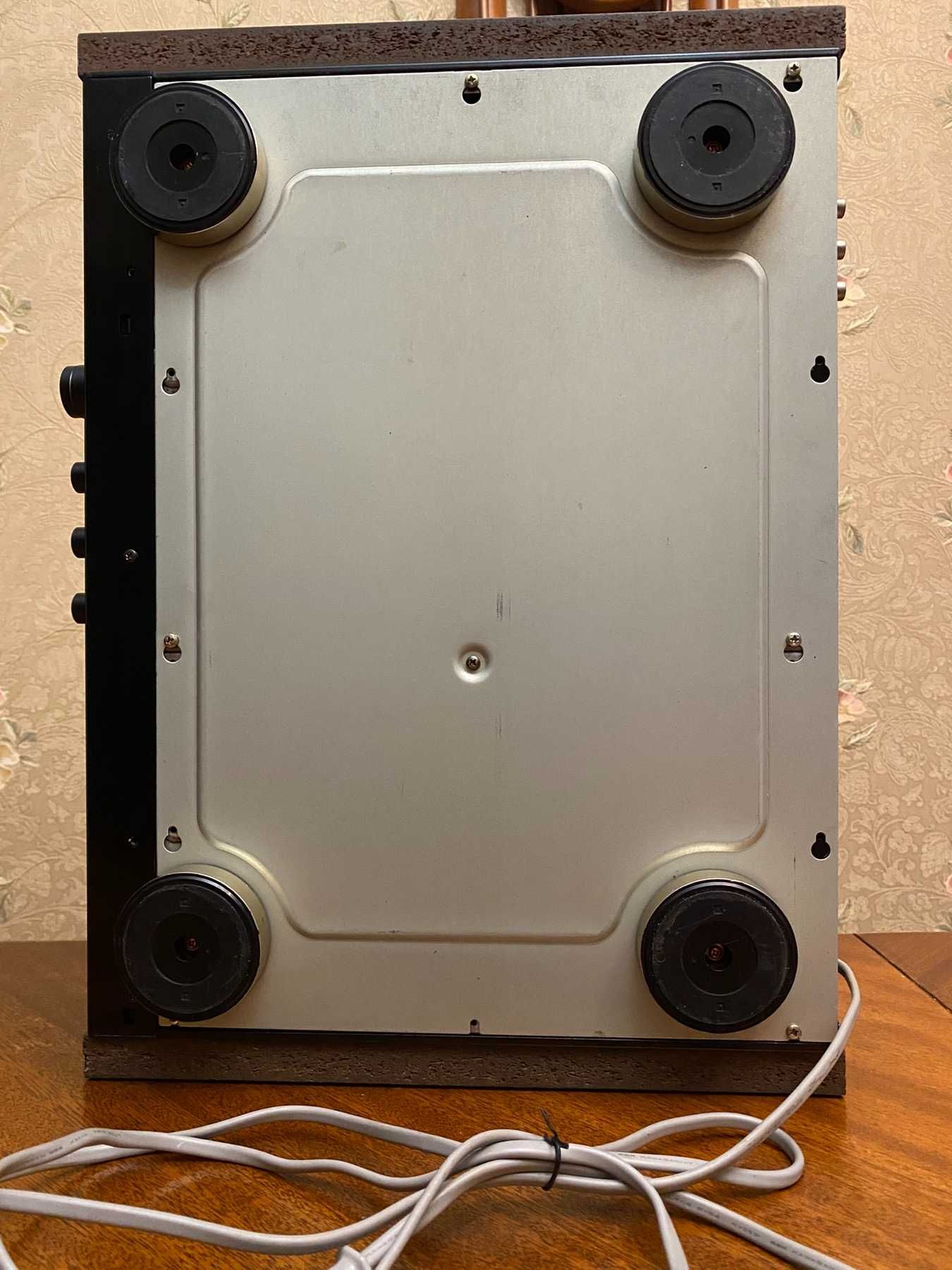 Продается кассетная дека AKAI GX-75 +пульт