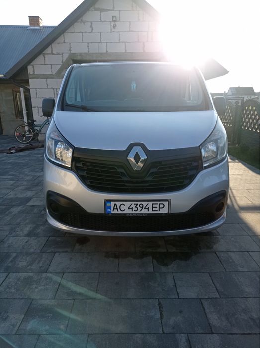 Рено трафік оригінальний пасажирський бус