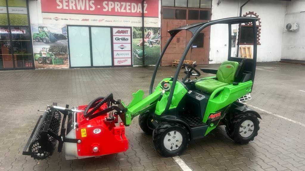 Wynajem ładowarki AVANT 225i Łyżka / glebogryzarka / krata niwelacyjna