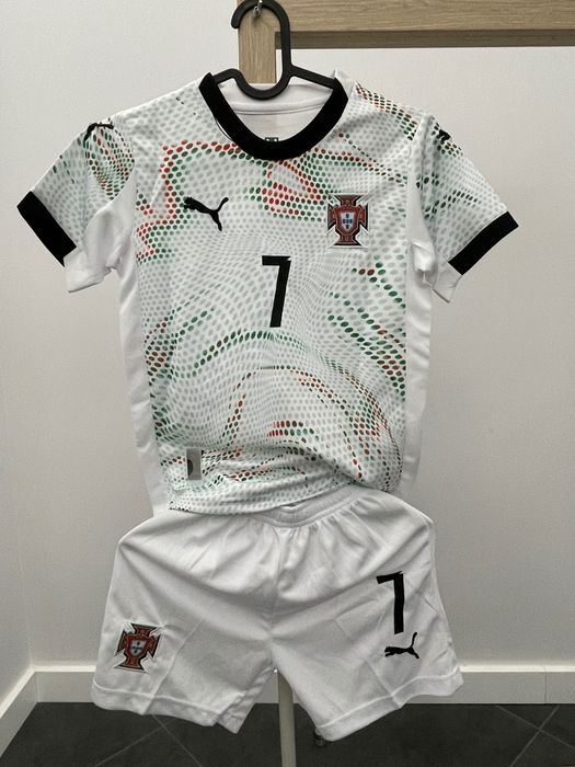 Equipamento Ronaldo Portugal criança