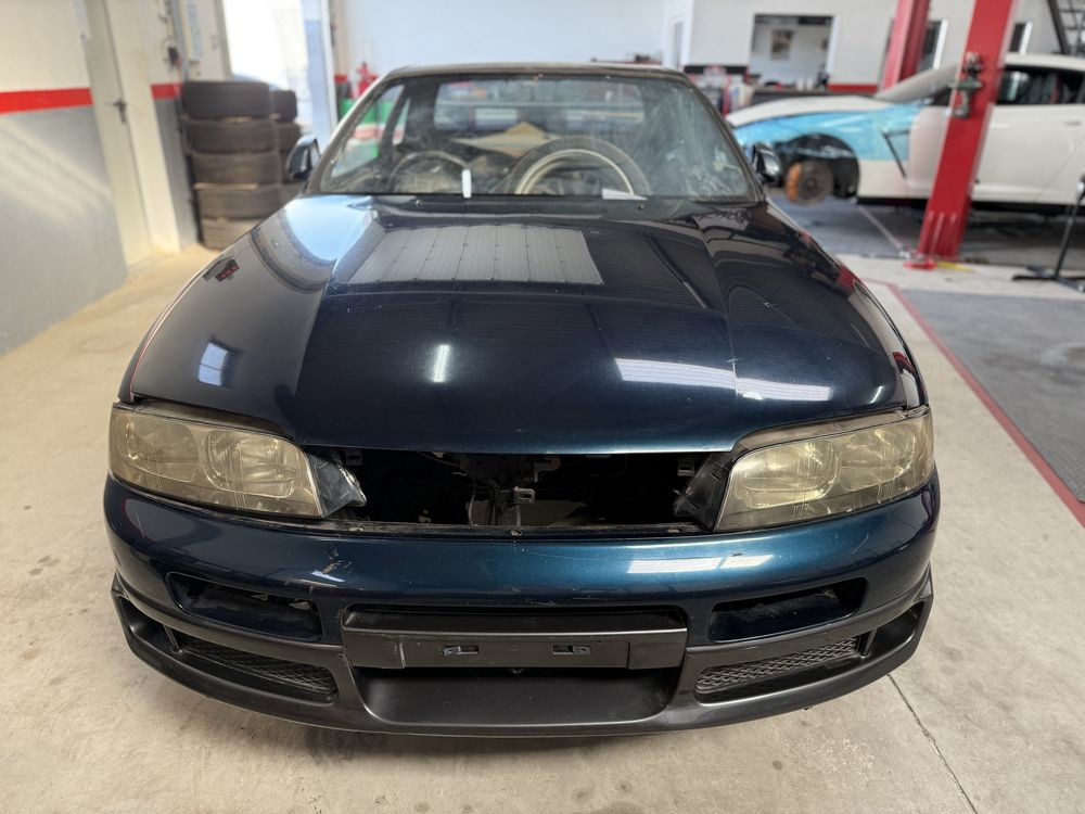Nissan Skyline R33 - Rolling Shell