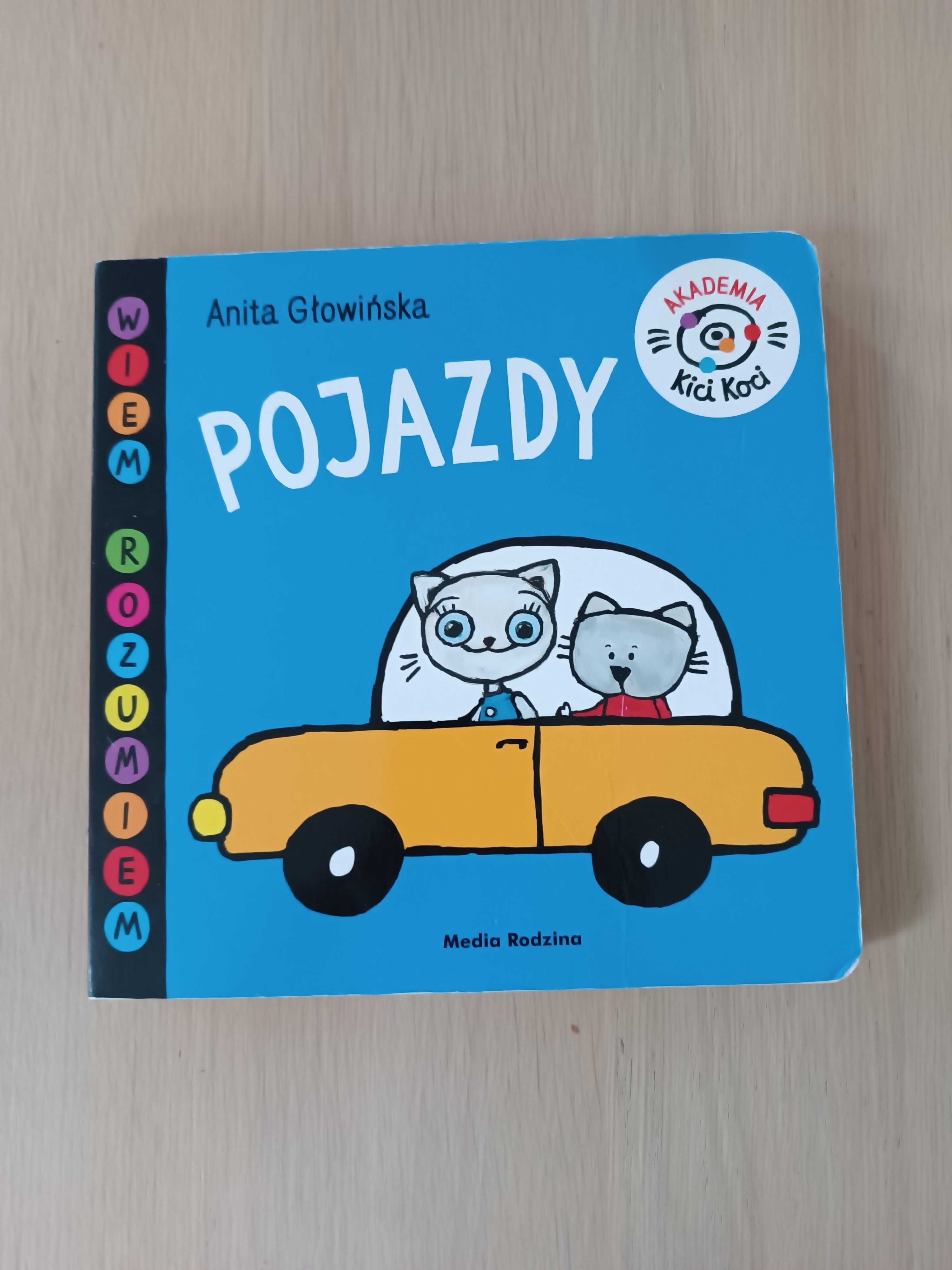 Kicia Kocia - 3 książki: Idą święta, Idziemy do teatru, Pojazdy