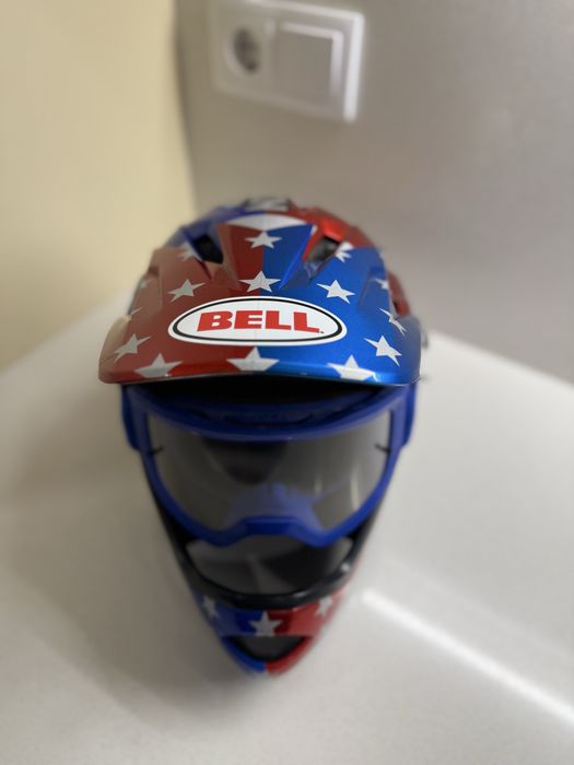 Capacete Bell e oculos fox