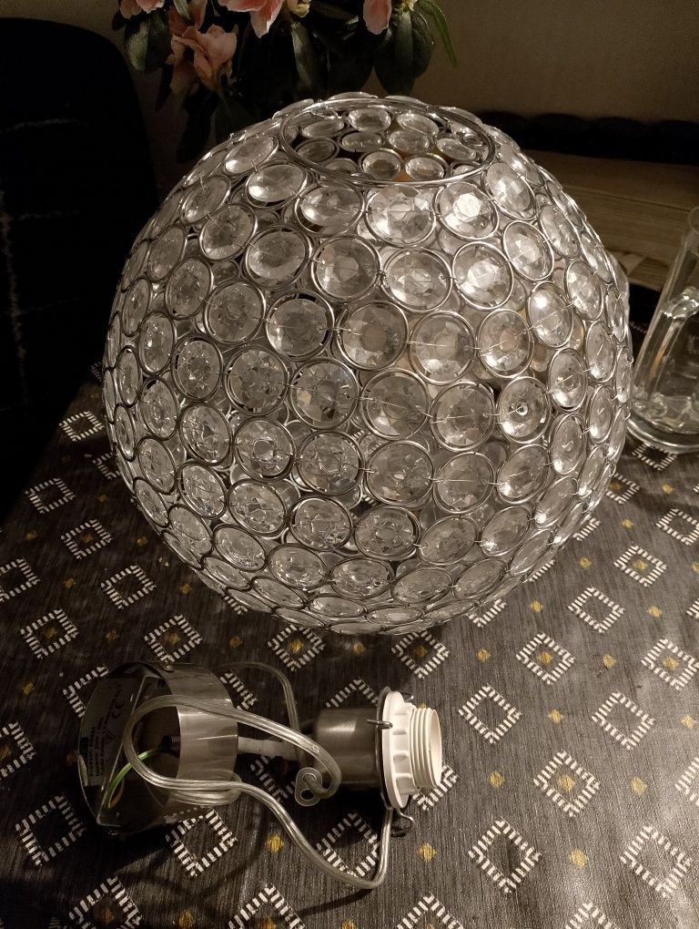 Sprzedam lampę sufitową w bardzo dobrym stanie