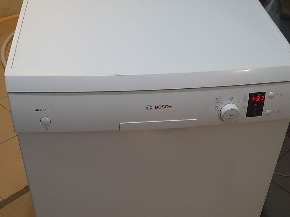 Посудомийна машинка  *Bosch- SMS50D32EU* 60×60см.