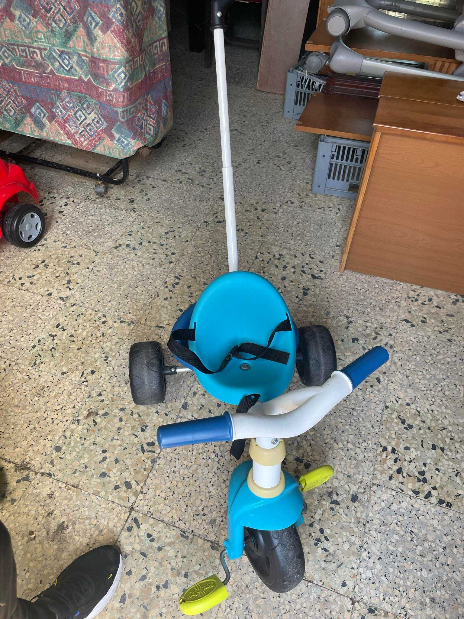 Triciclo para criança