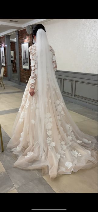 Весільна сукня жіноча