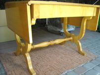 elegancki stylowy stół