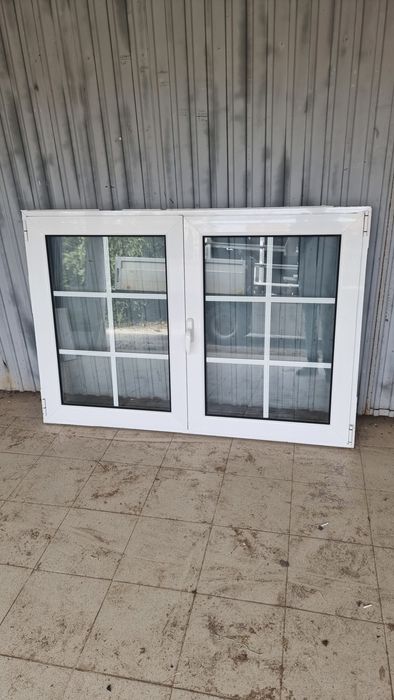 Janelas oscilobatentes em alumínio branco e vidro duplo VER DESCRIÇÃO