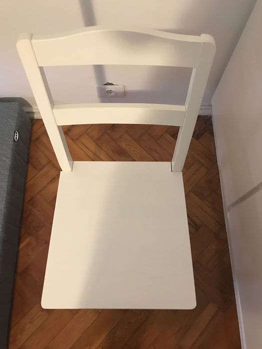 Cadeira Branca Ikea de madeira