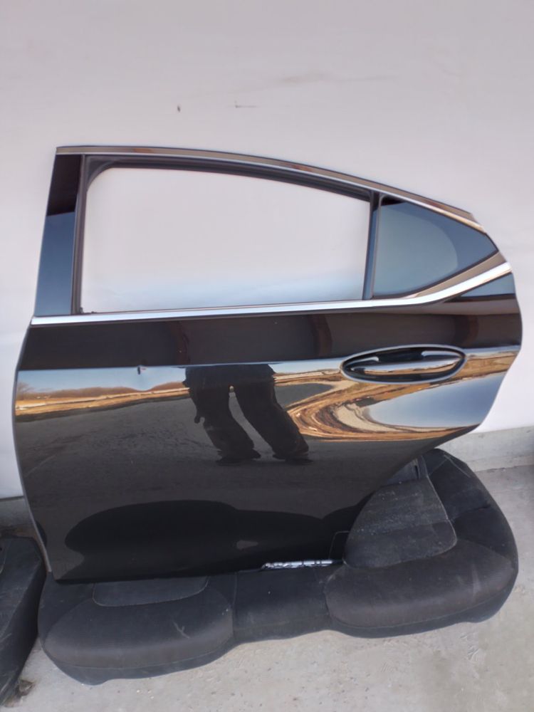 Двери Дверь Lexus ES 2019-2022