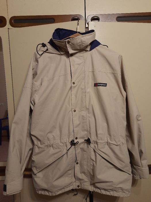 Курточка berghaus