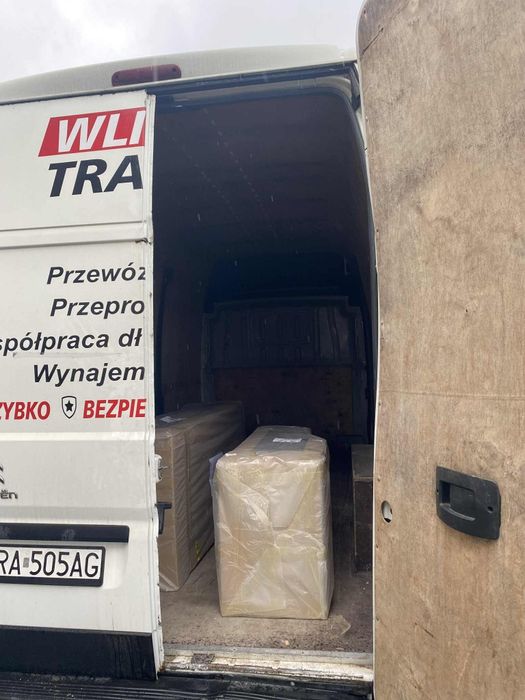 Przeprowadzki / Przewóz rzeczy / Wynajem busa