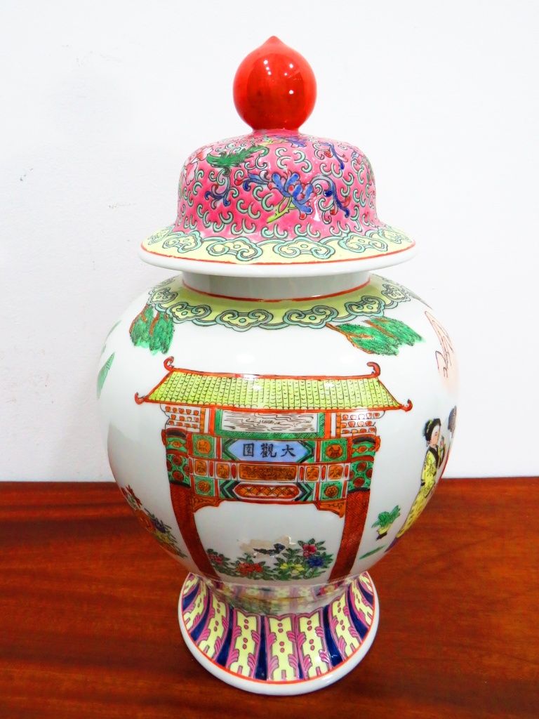 Pote em cerâmica de Macau.