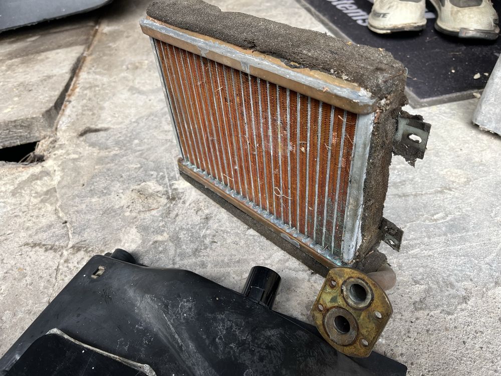 SAAB 900 krokodyl nagrzewnica ogrzewanie oryg ladny stan