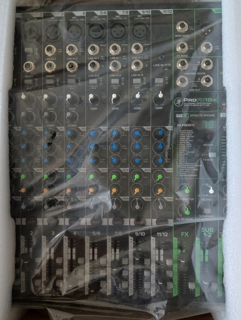 Mackie Pro FX 12v3 Mikser