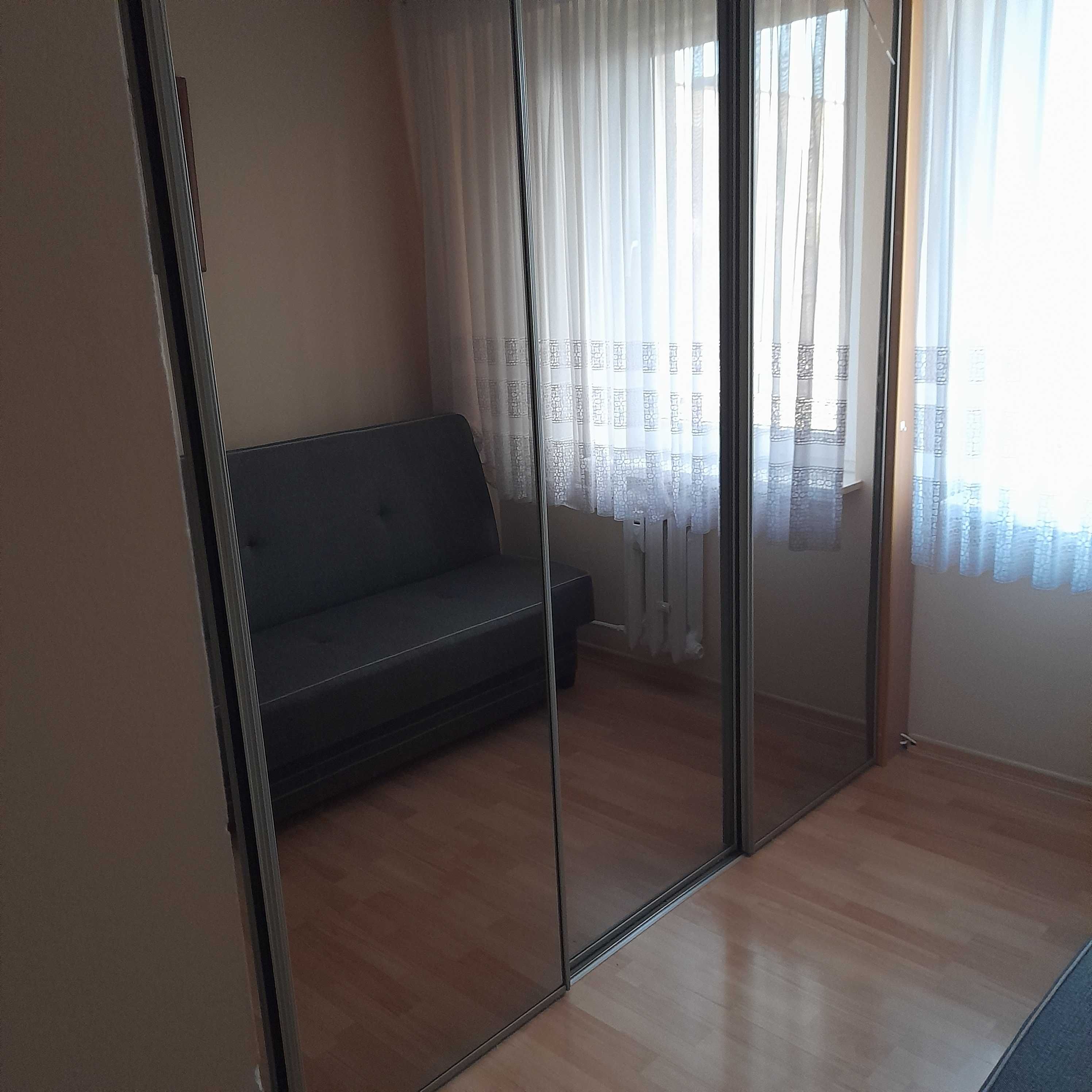 Szafa z drzwiami przesuwnymi
