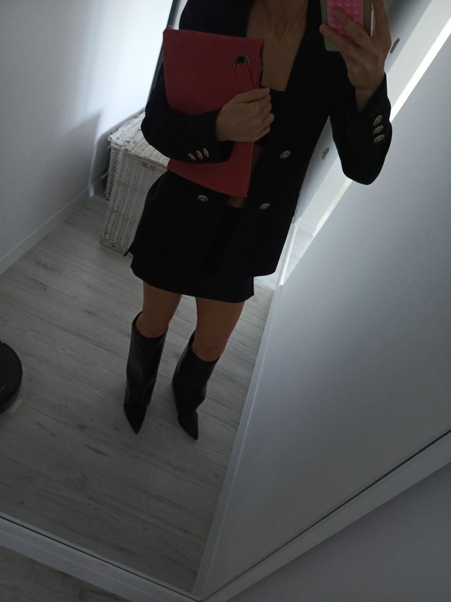 Czerwona torebka typu clutch do ręki elegancka kopertówka