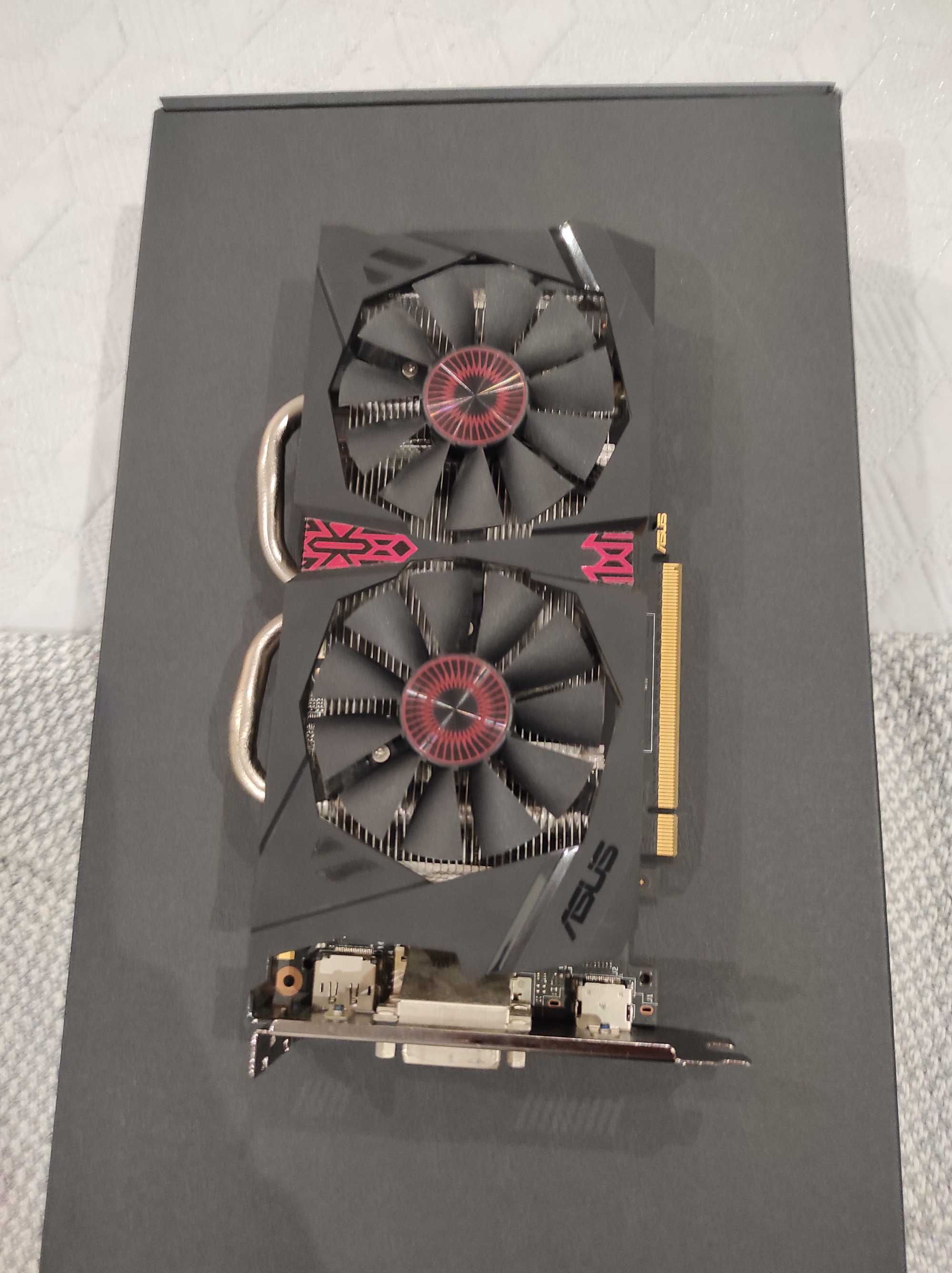 Placa Gráfica - ASUS - STRIX GTX950 DC 2 OC 2GB - Bom estado