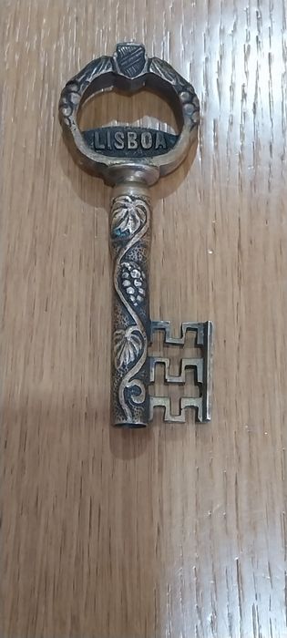 Chave saca/rolhas muito antiga