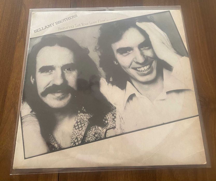 Álbum em vinil: Bellamy Brothers com "Let Your Love Flow"