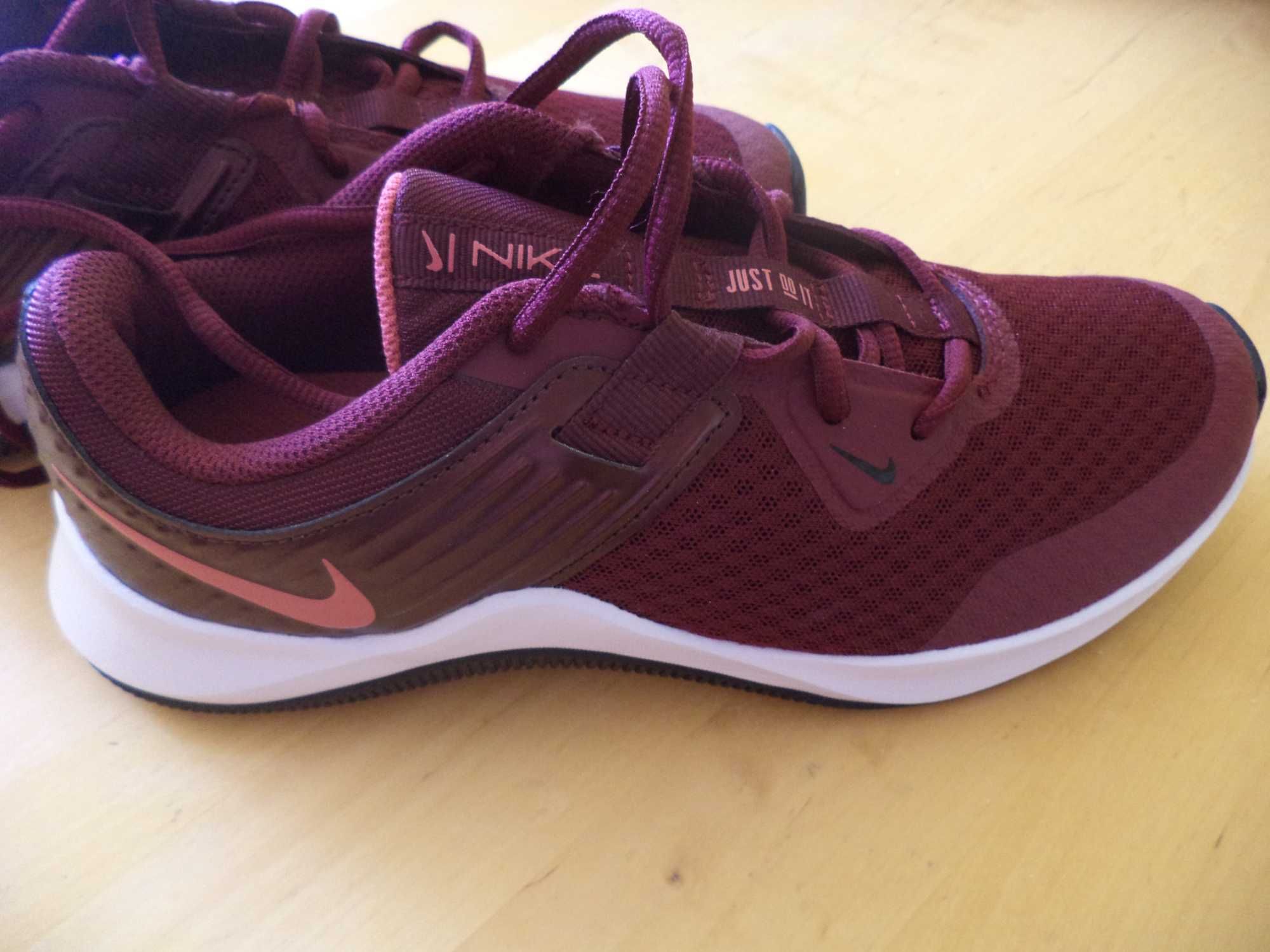 Nike Mc treiner damskie 39 Nowe