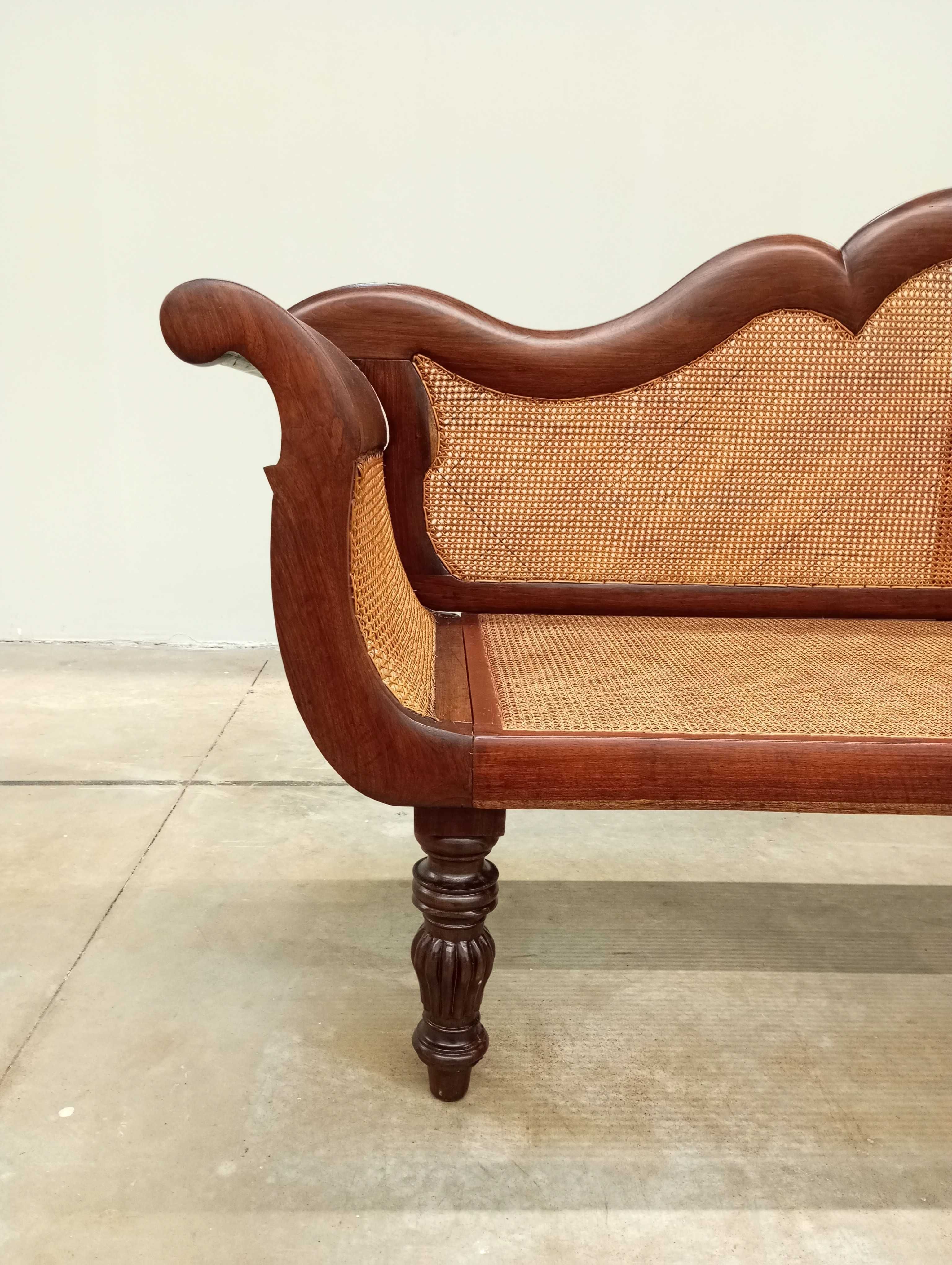 Antigo canapé romântico Português séc. XIX