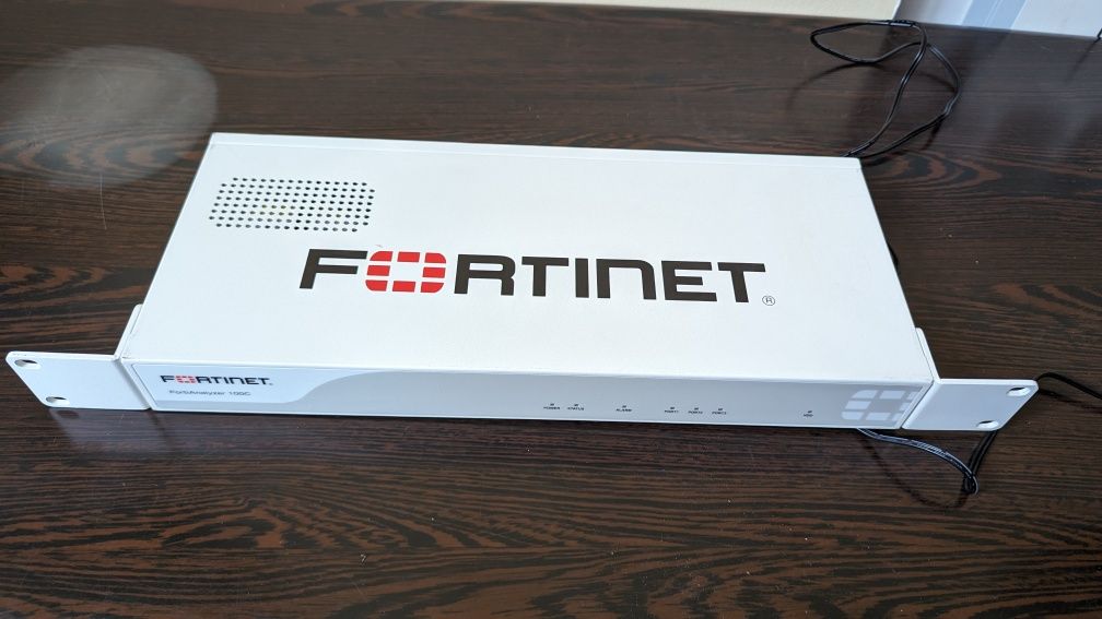 Мережевий комутатор Fortinet FortiAnalyzer 100C FAZ-100C