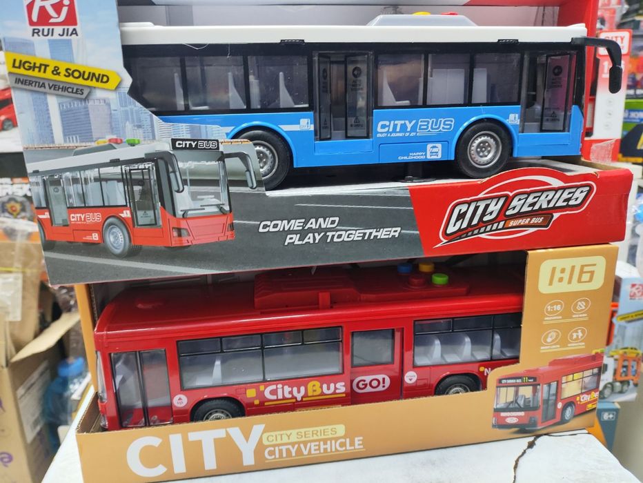 Автобус, інерція, відчиняються двері, звук, світло