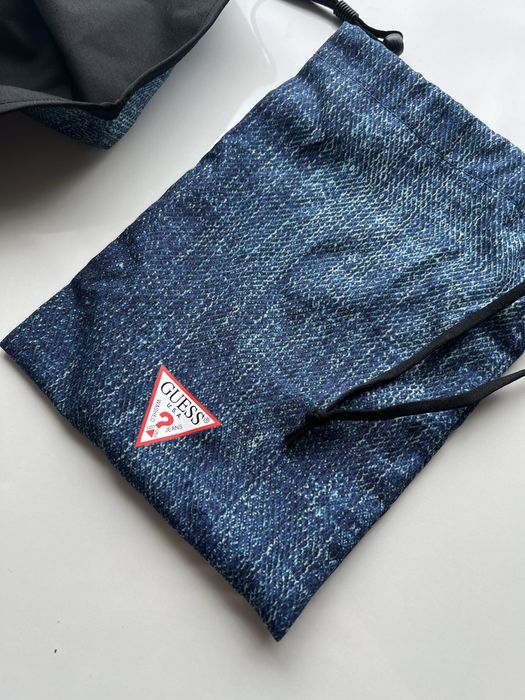 Guess zestaw maseczka i etui