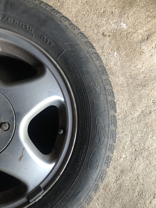 Sprzedam komplet felgi aluminiowe i opony 15