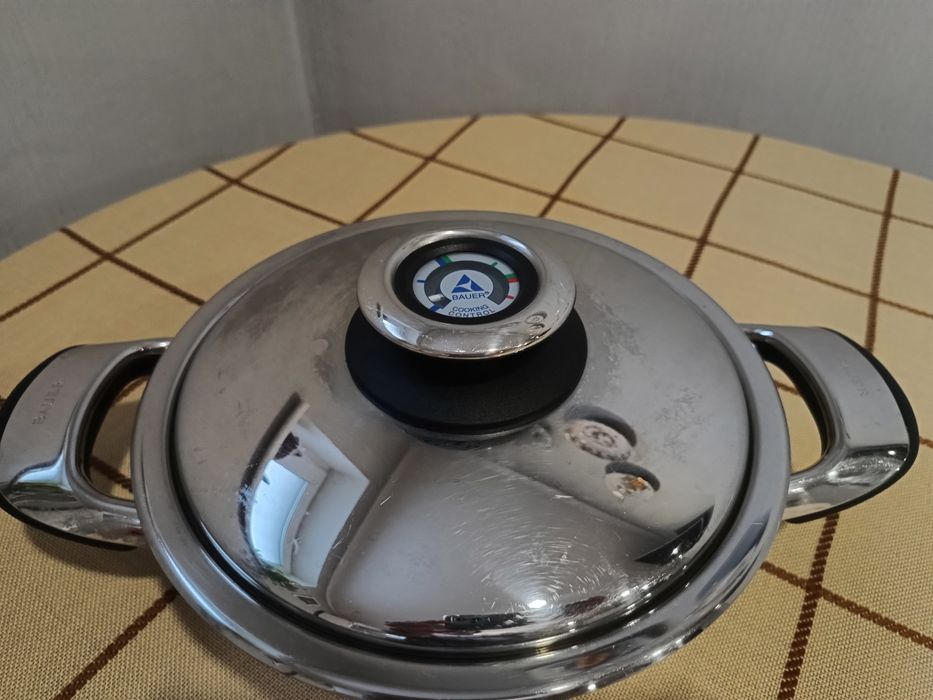 Нові. Форма для запікання Fontignac.Набір каструль. Каструля BAUER