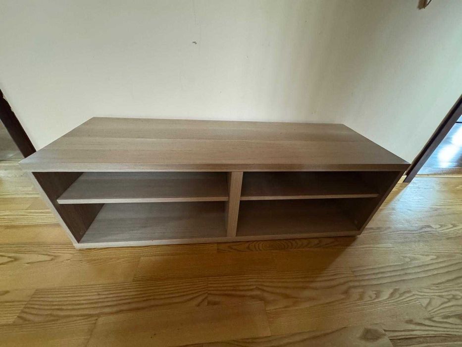 Półka pod telewizor