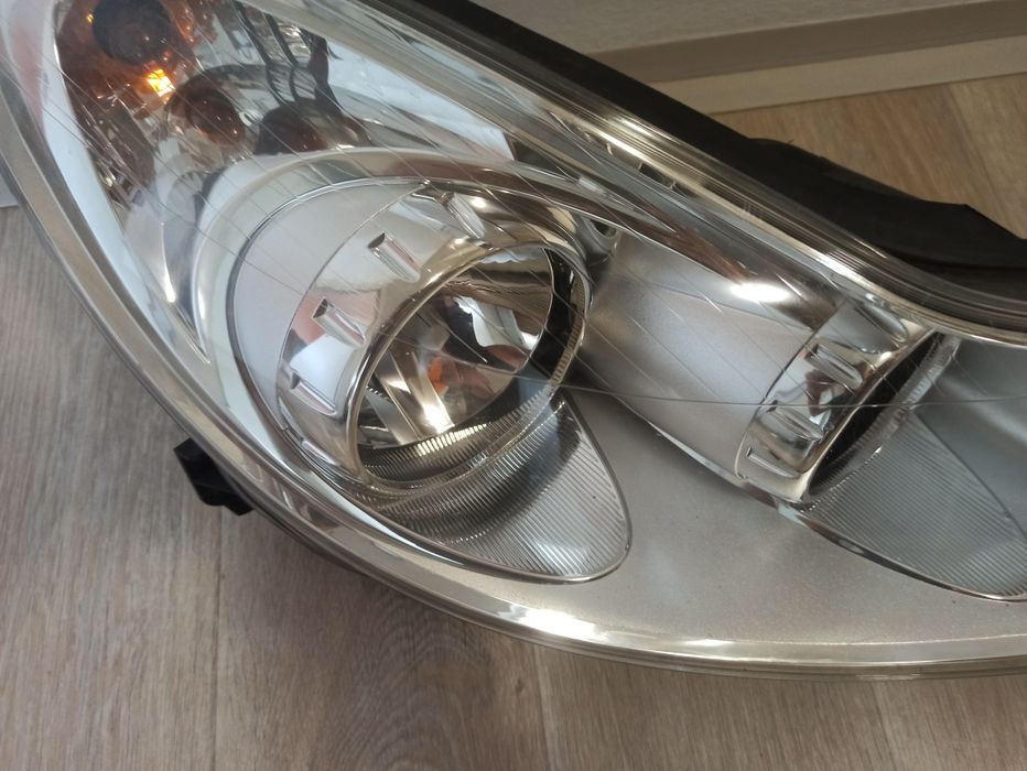 Фари Opel Corsa D Valeo