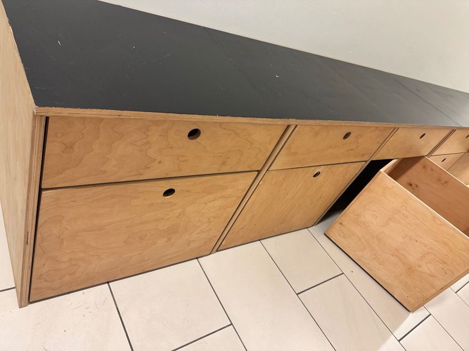 długa szafka/komoda z wysuwanymi półkami i szufladami 349cmx60cmx50cm