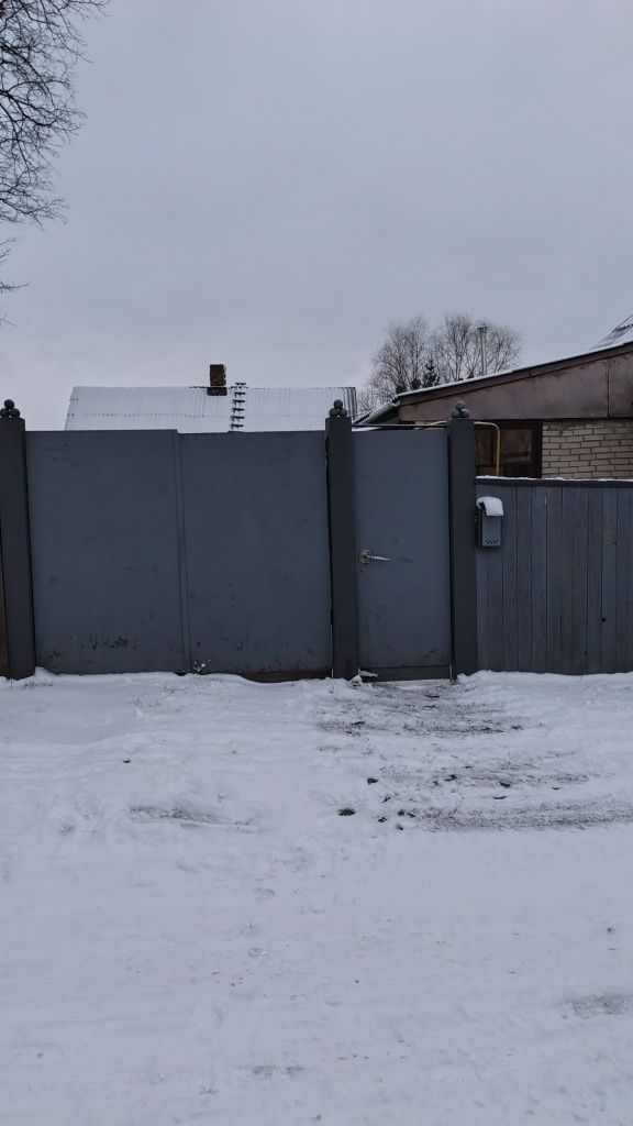 Будинок у Верхній Сироватці
