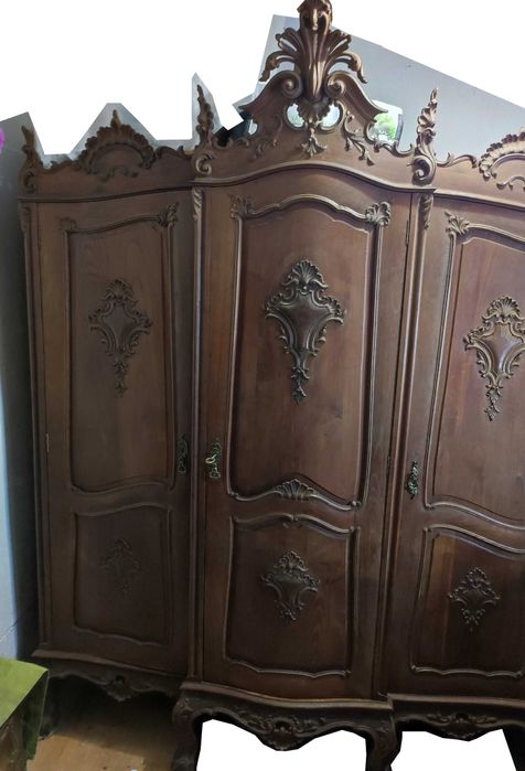 Quarto de madeira maciça completo