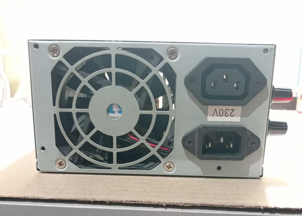 Лабораторний блок живлення.Зарядний пристрій.20В;10А.