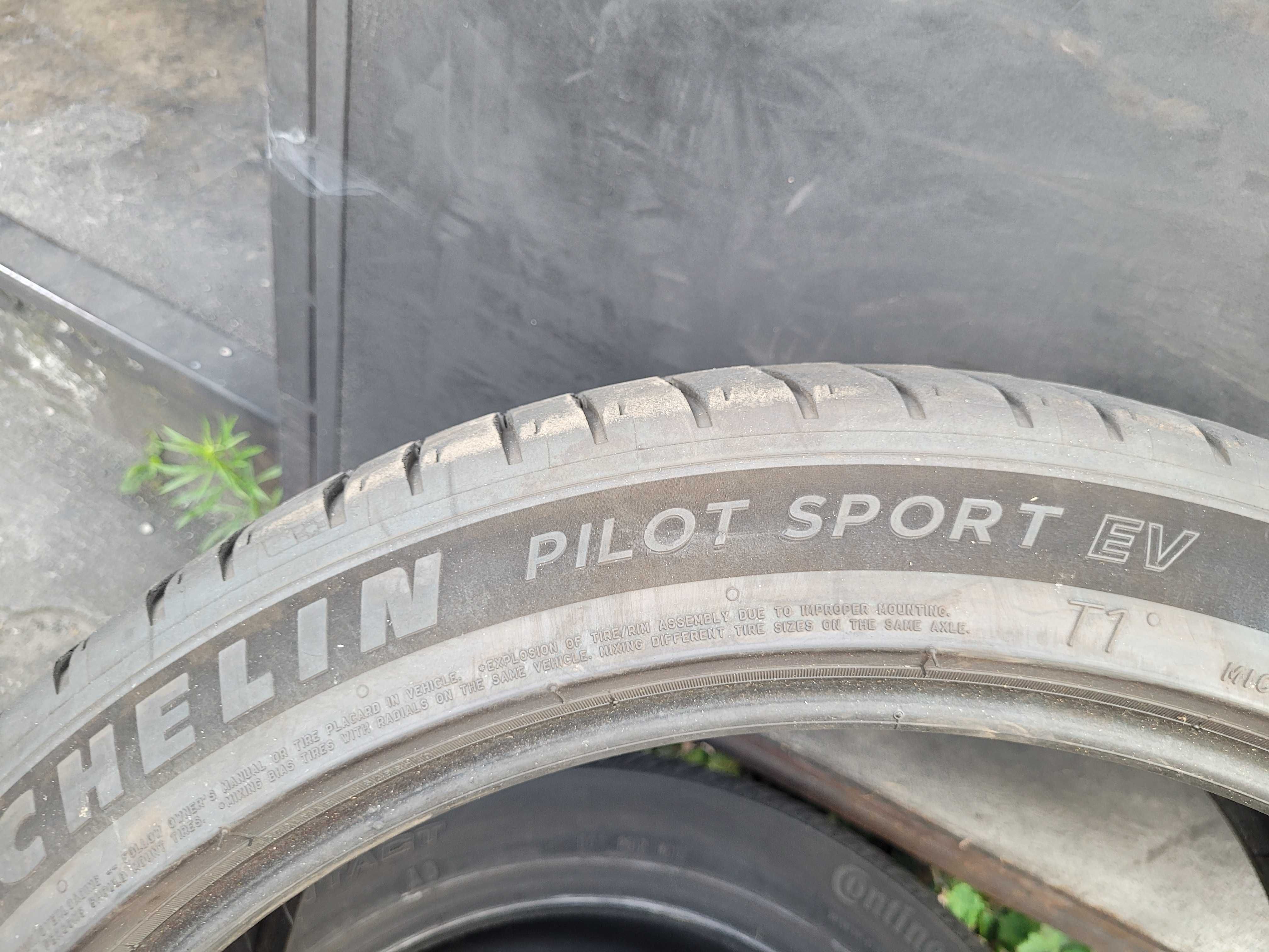 255/40/20 Michelin Pilot Sport EV T0 TESLA  5,5mm 2022r 4szt