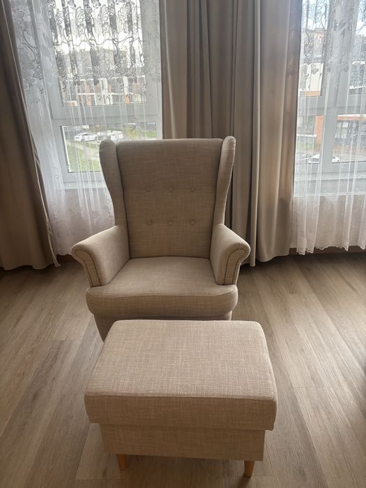 Fotel Uszak z podnóżkiem
