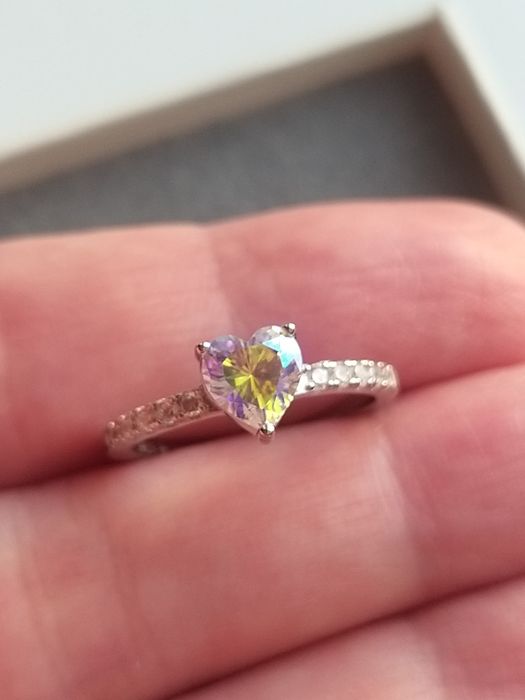 Колечко з кольоровим серцем , срібло, кубічний цирконій