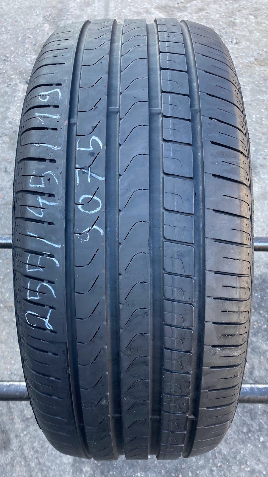 255/45/19 Pirelli Scorpion Verde Seal 100V