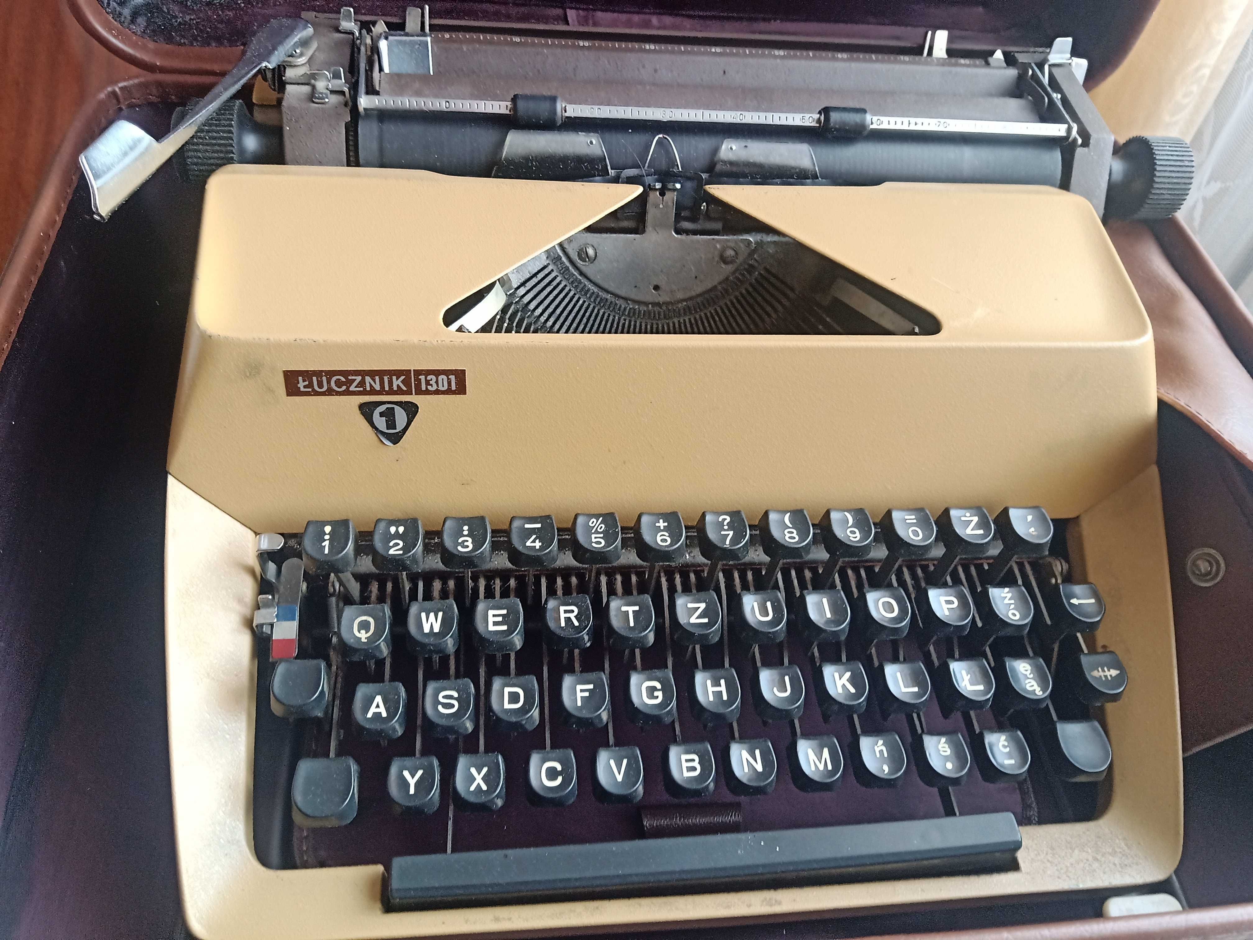 Maszyna do pisania Łucznik 1301