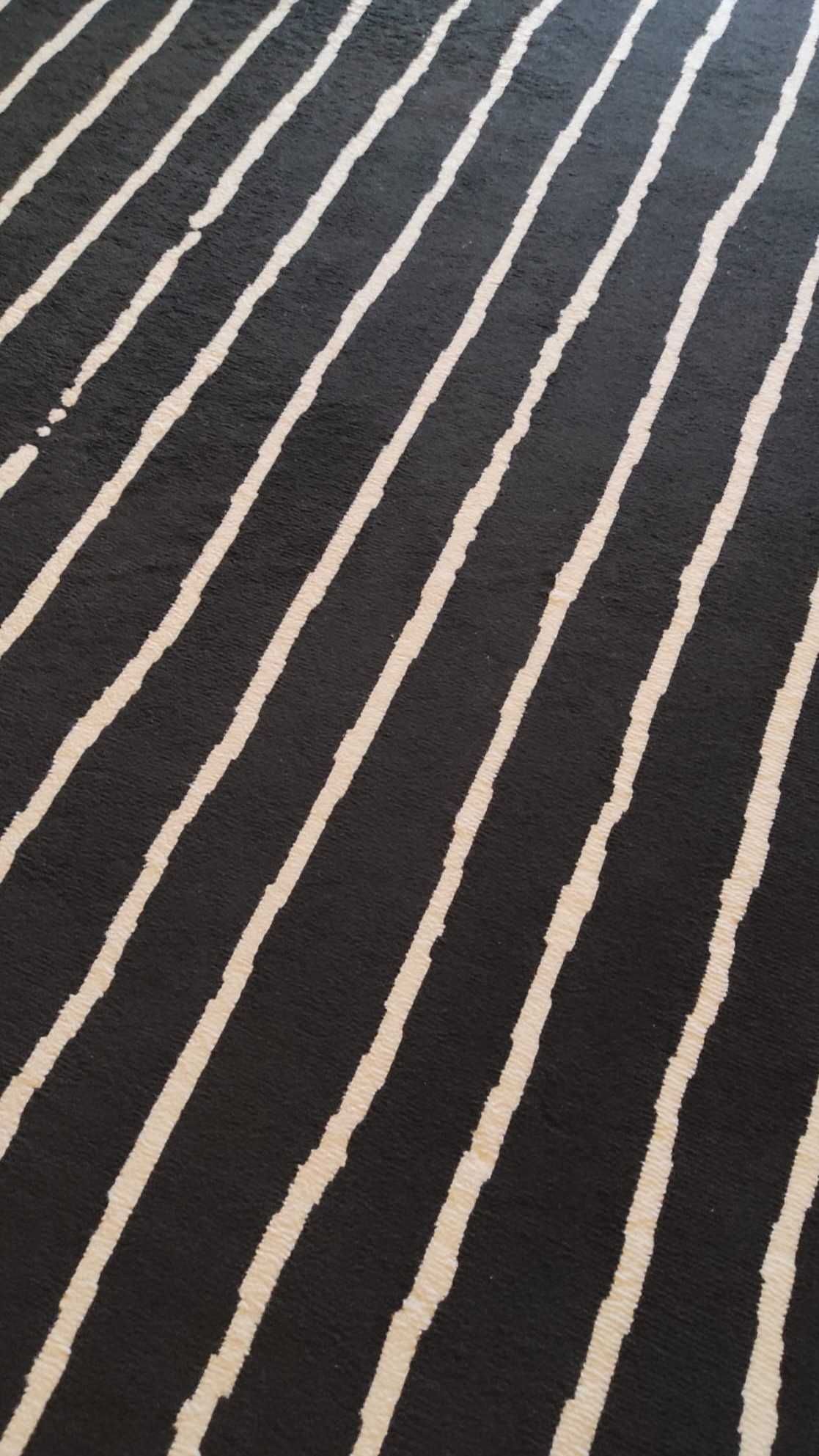 Tapete IKEA Preto e Branco 133x195cm (em óptimo estado)