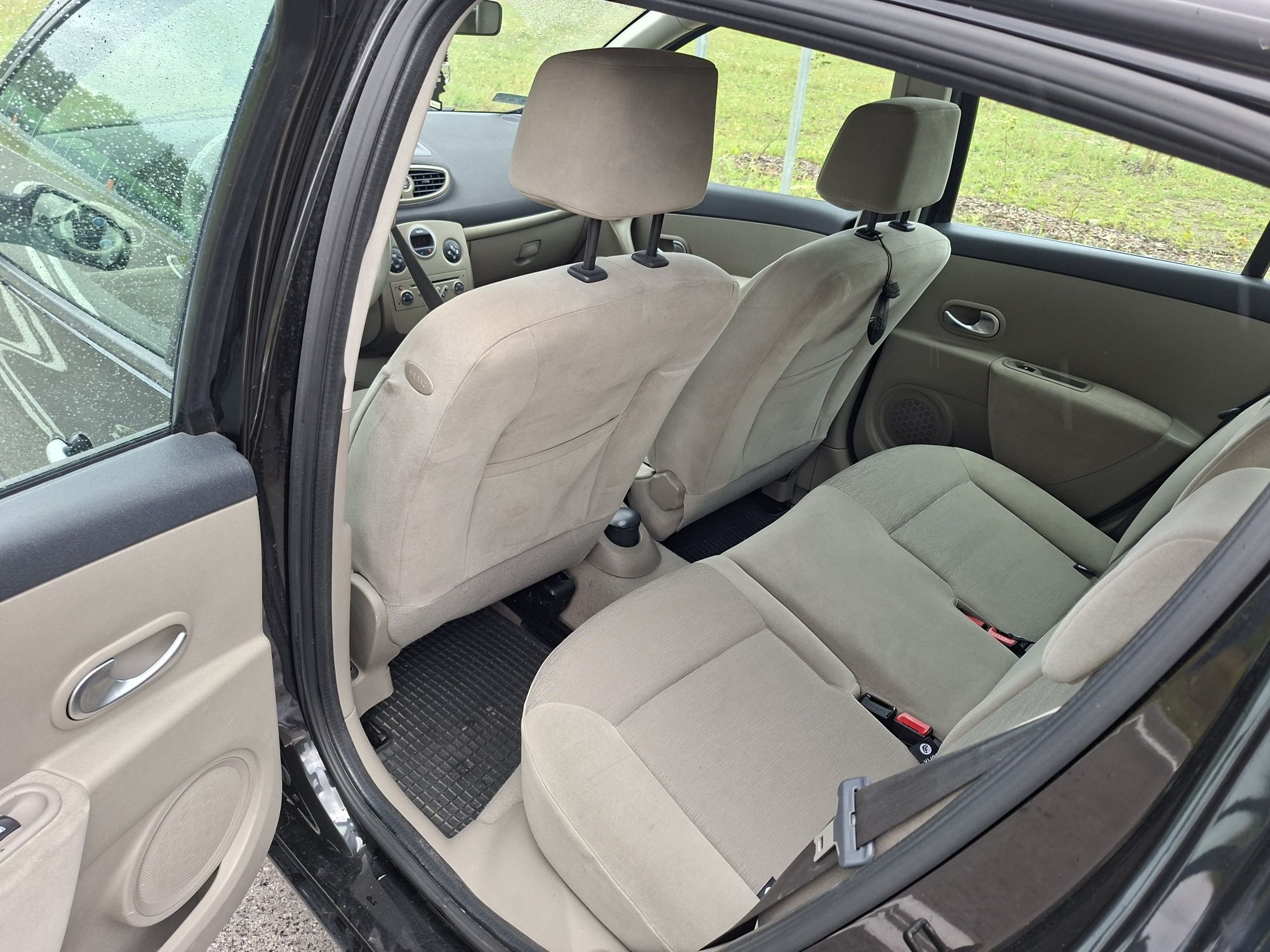 Sprzedam Clio w b.dobrym stanie