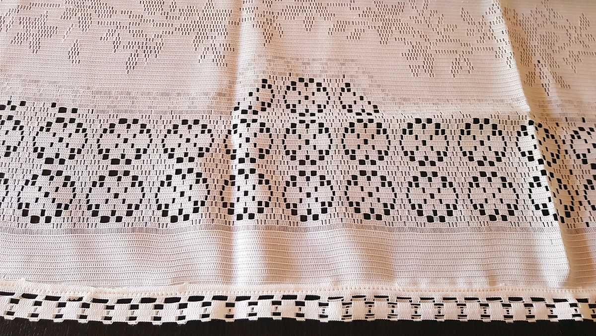 1 toalha de mesa em renda branca 260 x 160 cm decoração geométrica