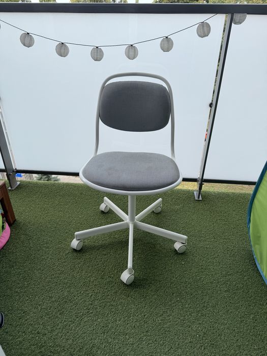 Krzesło obrotowe IKEA ORFJALL jasnoszary